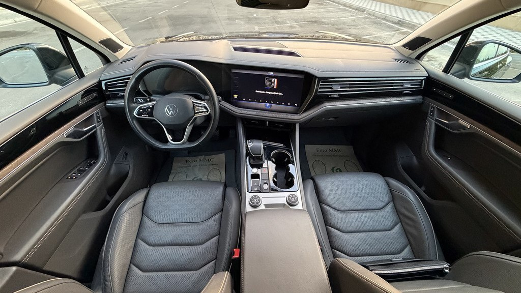 2023 Volkswagen Touareg, 3.0L, 65000km - Image 10