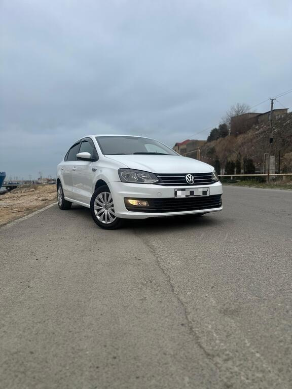 2018 Volkswagen Polo, 1.6L, 242000km - Image 6