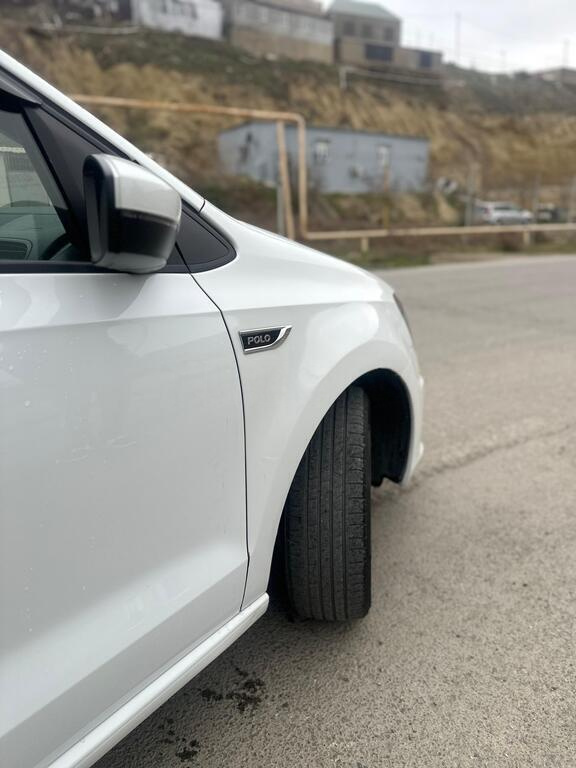 2018 Volkswagen Polo, 1.6L, 242000km - Image 8