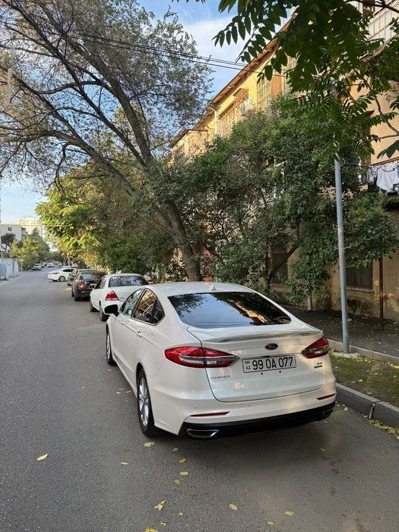 2019 Ford Fusion (North America), 1.5L, 68000km - Image 2