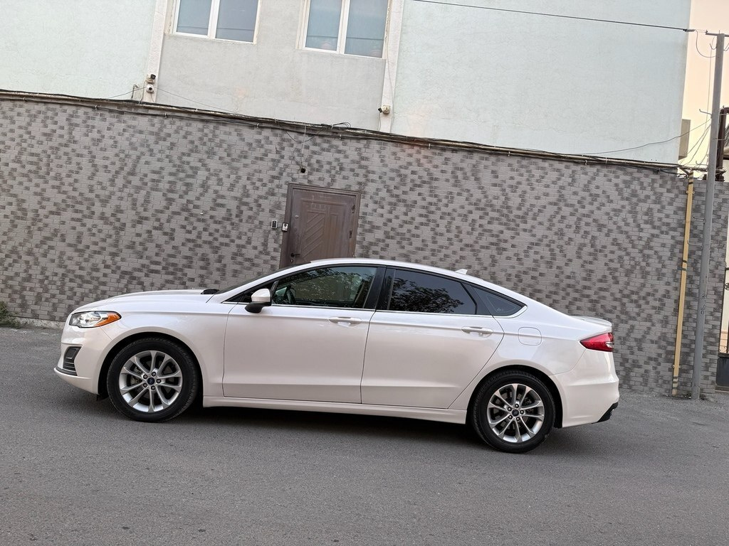 2019 Ford Fusion (North America), 1.5L, 68000km - Image 12