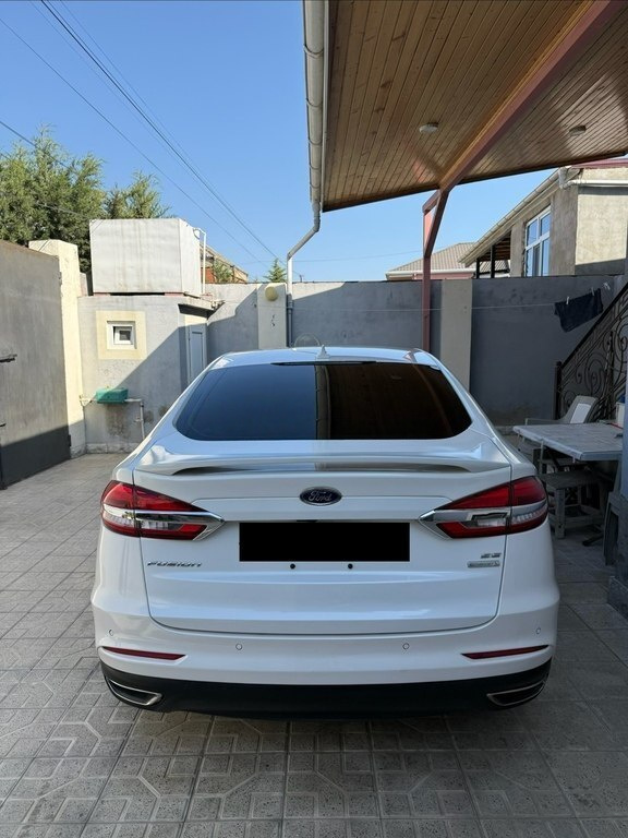 2019 Ford Fusion (North America), 1.5L, 68000km - Image 15