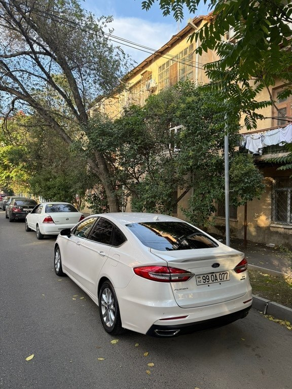 2019 Ford Fusion (North America), 1.5L, 68000km - Image 4