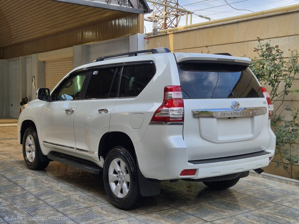 2017 Toyota Land Cruiser Prado, 3.0L, 140000km - Image 13