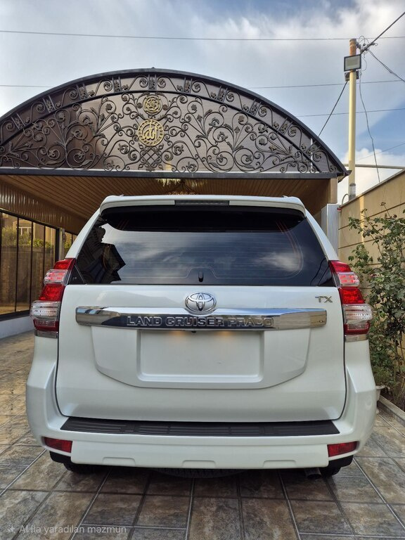 2017 Toyota Land Cruiser Prado, 3.0L, 140000km - Image 14