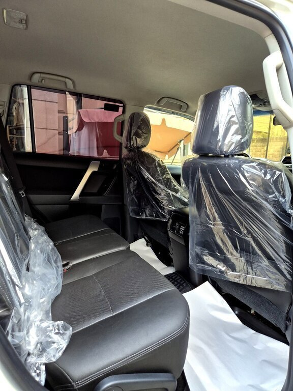 2017 Toyota Land Cruiser Prado, 3.0L, 140000km - Image 18
