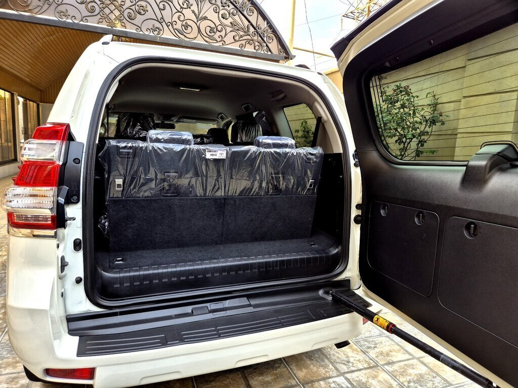 2017 Toyota Land Cruiser Prado, 3.0L, 140000km - Image 19