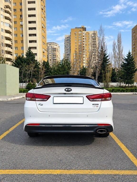 2017 Kia K5, 1.7L, 157500km - Image 2