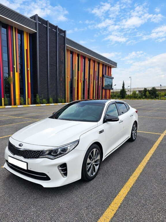 2017 Kia K5, 1.7L, 157500km - Image 8