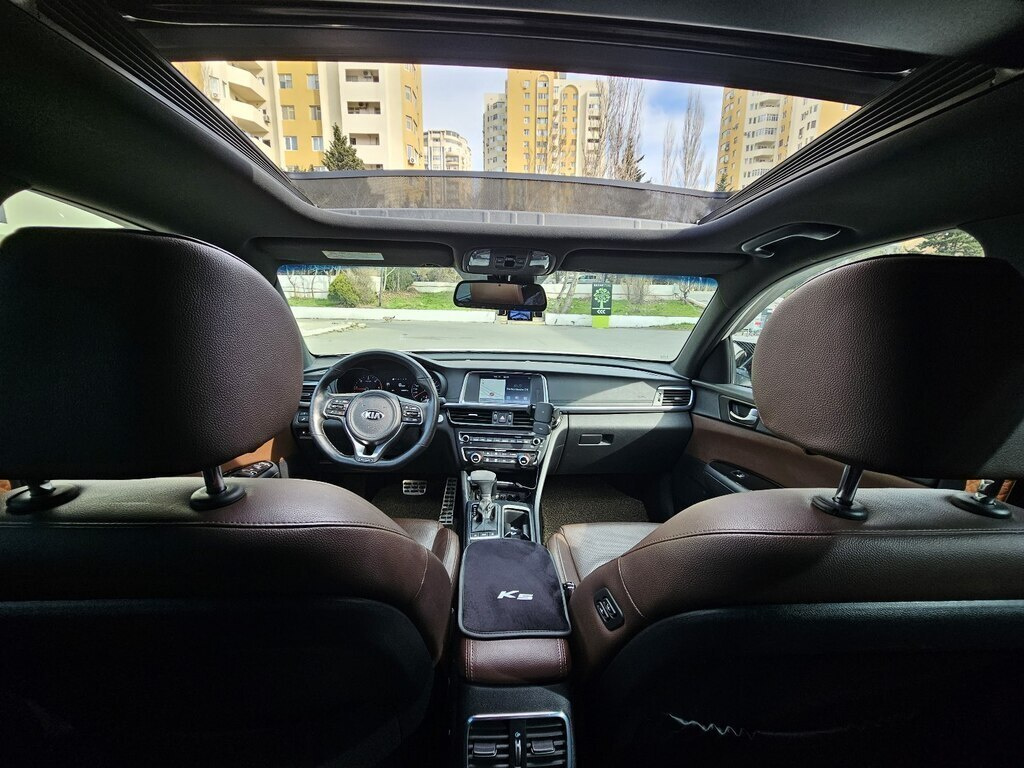 2017 Kia K5, 1.7L, 157500km - Image 9