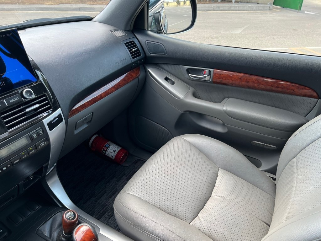 2008 Toyota Land Cruiser Prado, 2.7L, 265000km - Image 12