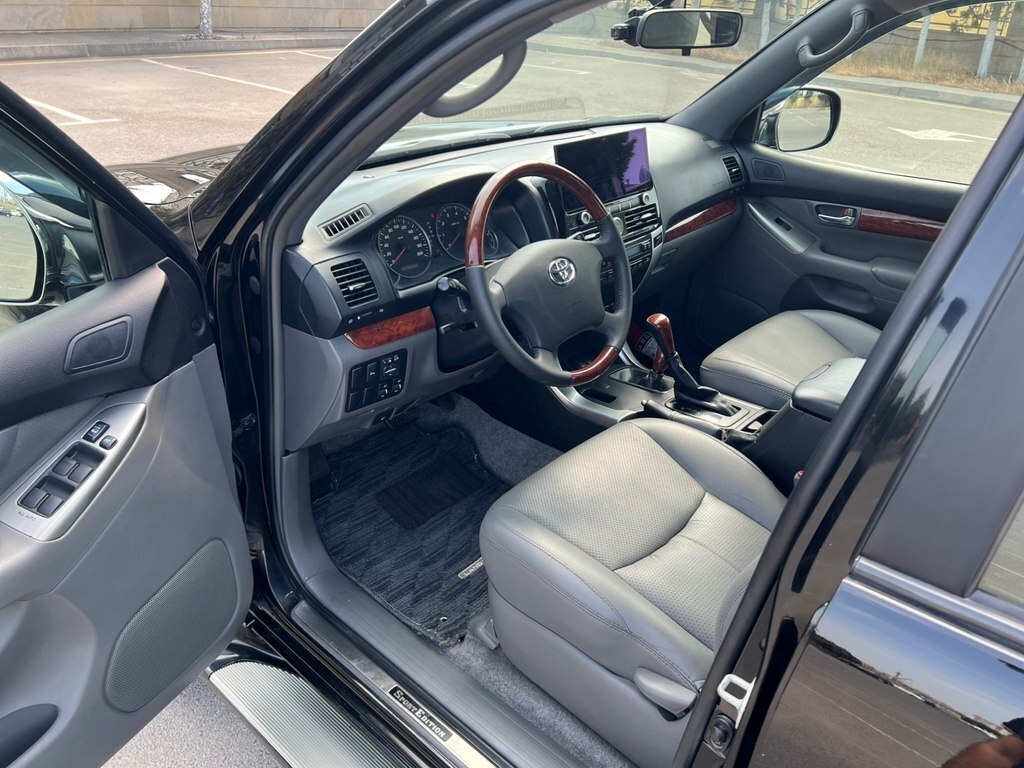 2008 Toyota Land Cruiser Prado, 2.7L, 265000km - Image 15