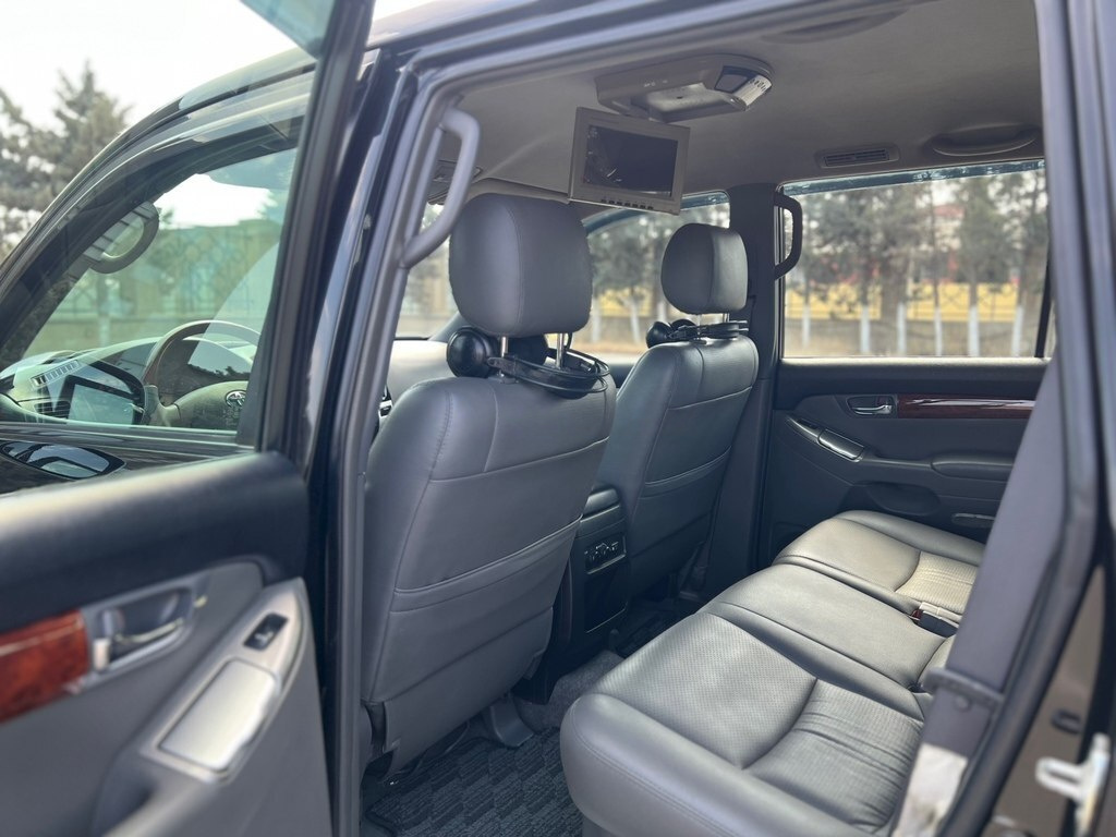 2008 Toyota Land Cruiser Prado, 2.7L, 265000km - Image 16