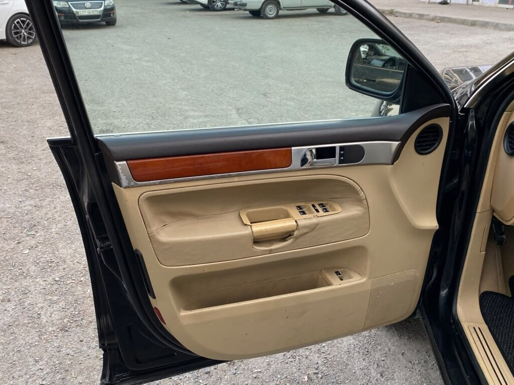 2005 Volkswagen Touareg, 3.2L, 285098km - Image 10