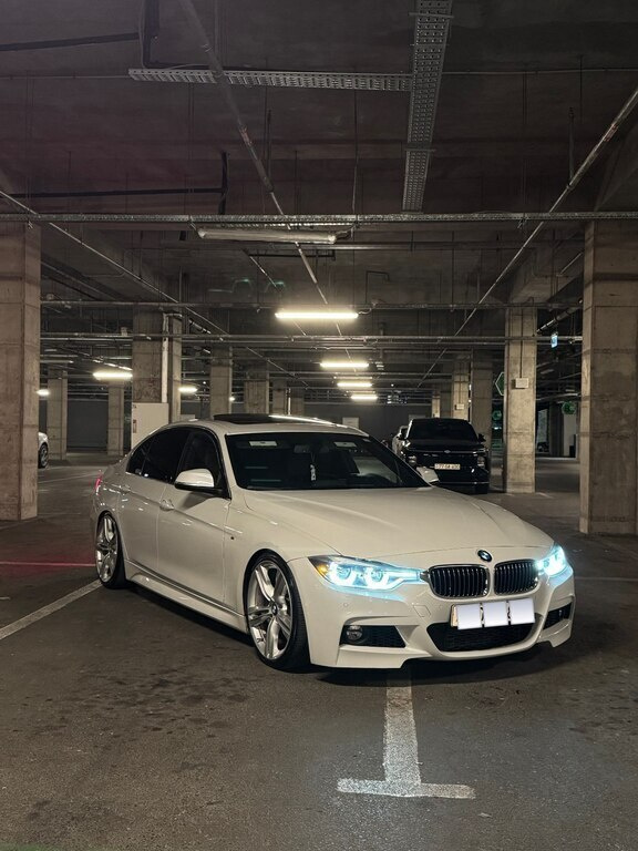 2016 BMW 328, 2.0L, 128000km - Image 1