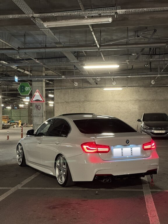 2016 BMW 328, 2.0L, 128000km - Image 2