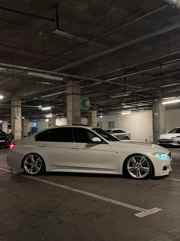 2016 BMW 328, 2.0L, 128000km - Image 3