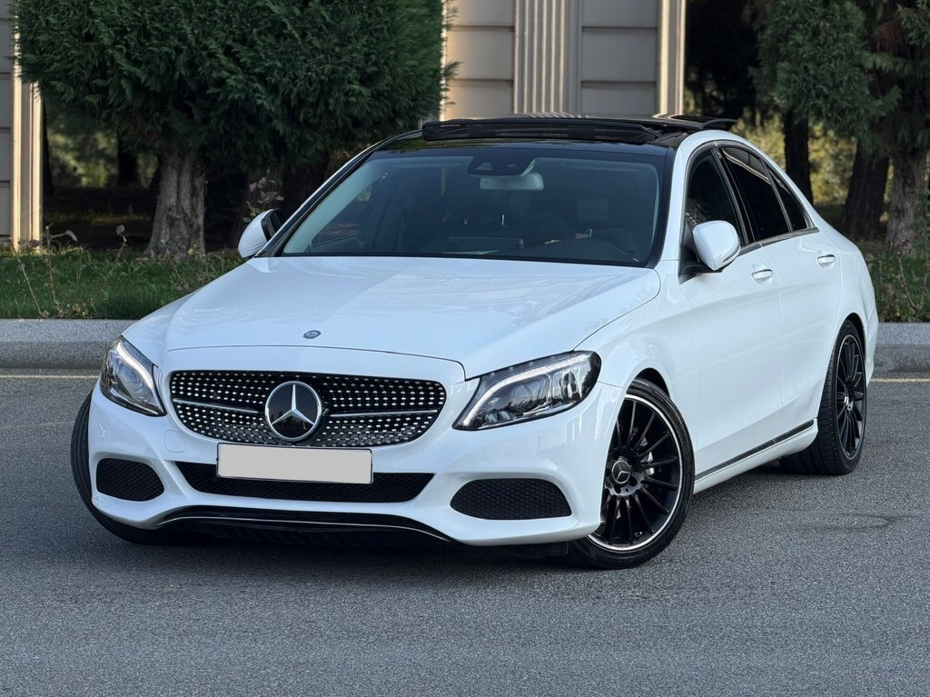 2016 Mercedes C 300, 2.0L, 161000km - Image 2