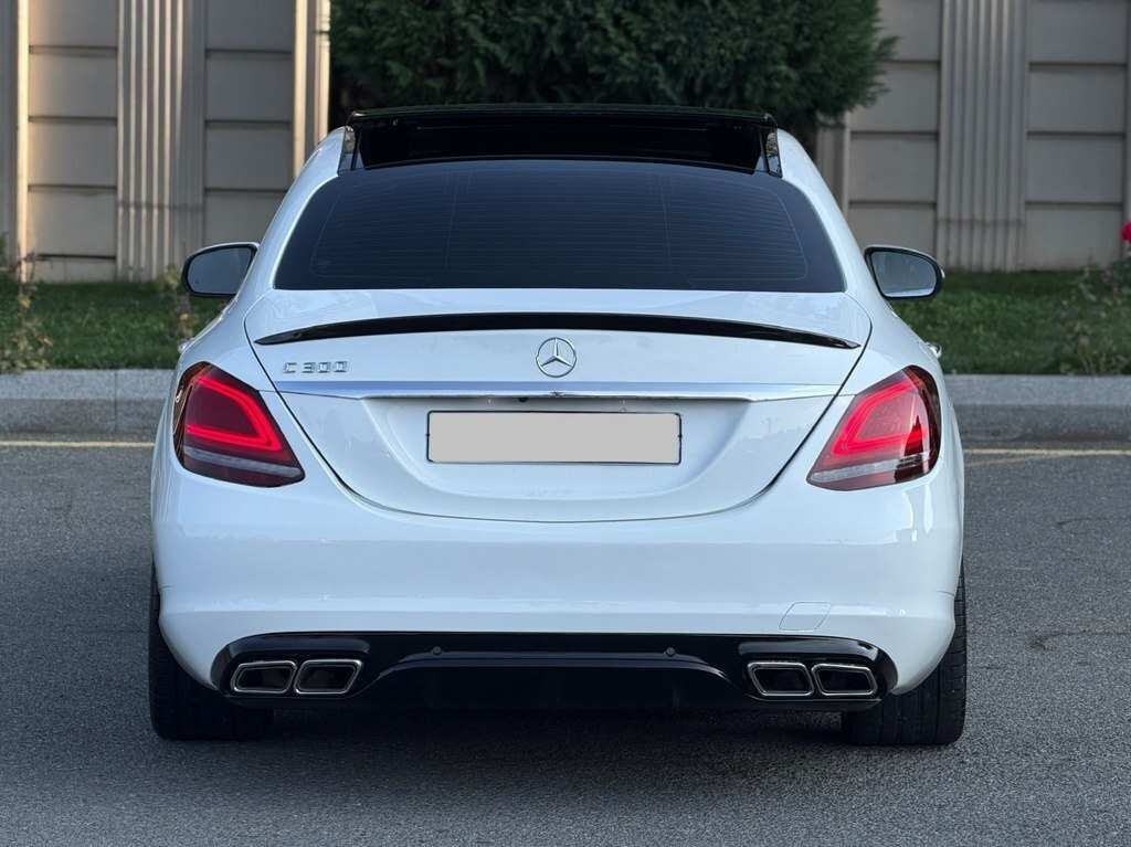 2016 Mercedes C 300, 2.0L, 161000km - Image 11