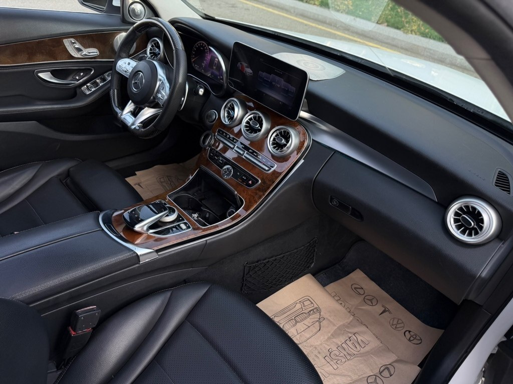 2016 Mercedes C 300, 2.0L, 161000km - Image 13