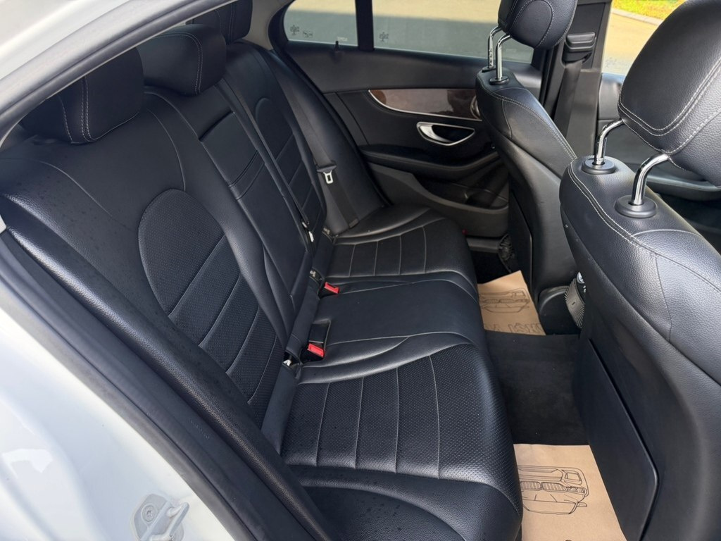 2016 Mercedes C 300, 2.0L, 161000km - Image 18