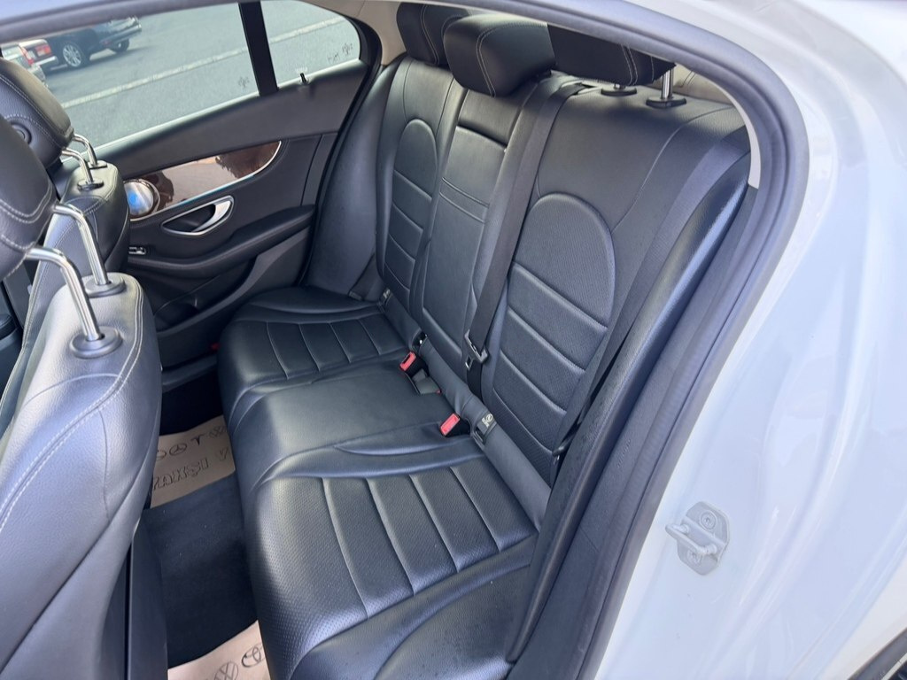 2016 Mercedes C 300, 2.0L, 161000km - Image 19