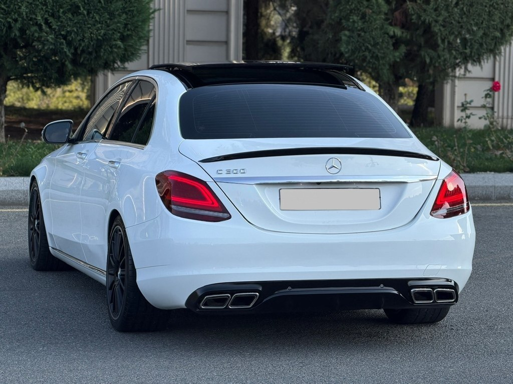 2016 Mercedes C 300, 2.0L, 161000km - Image 9