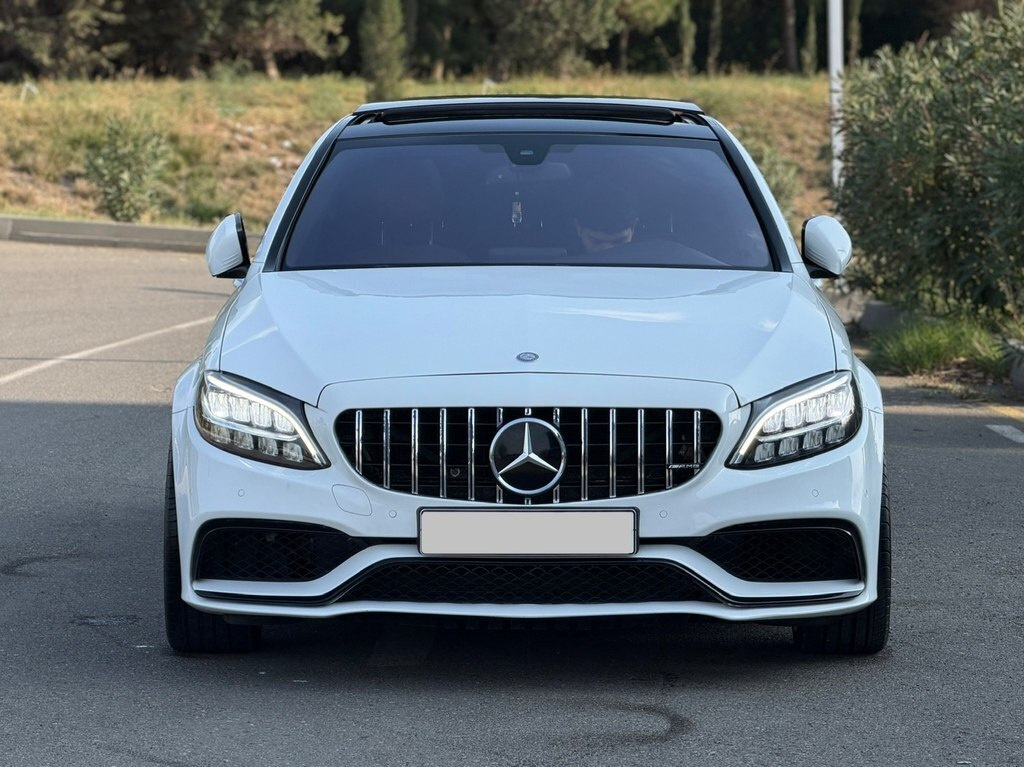 2017 Mercedes C 300, 2.0L, 170000km - Image 3