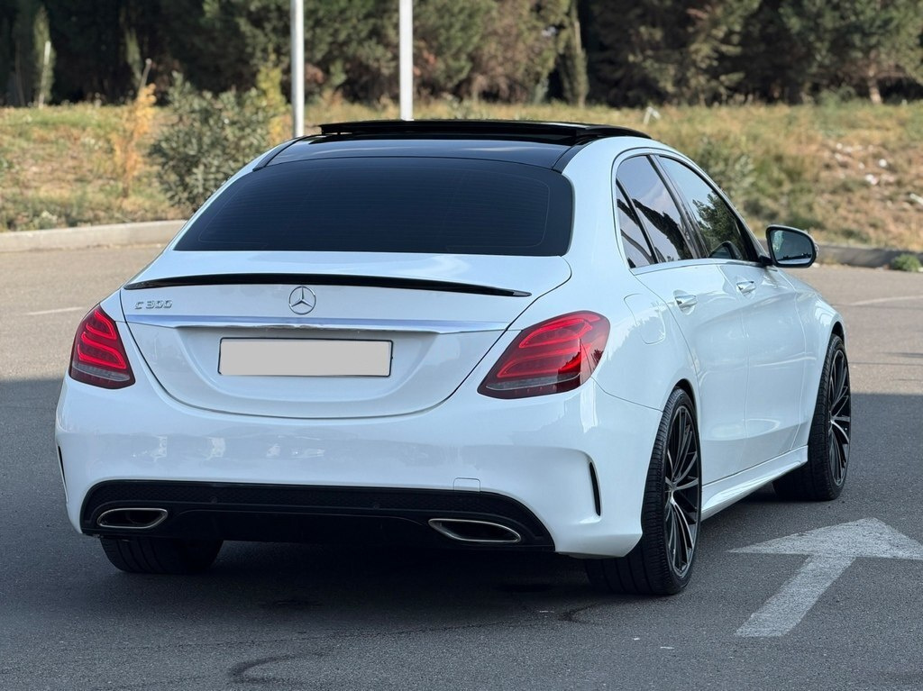 2017 Mercedes C 300, 2.0L, 170000km - Image 9