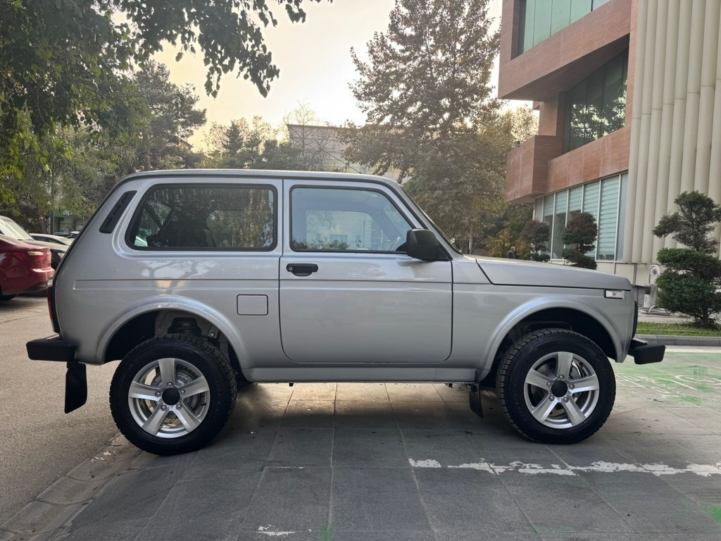 2026 LADA (VAZ) Niva, 1.7L, 0km - Image 3