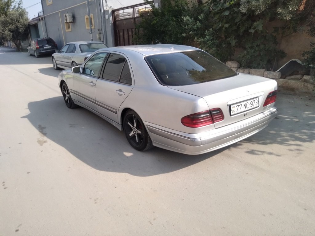 2000 Mercedes E 220, 2.2L, 425000km - Image 5