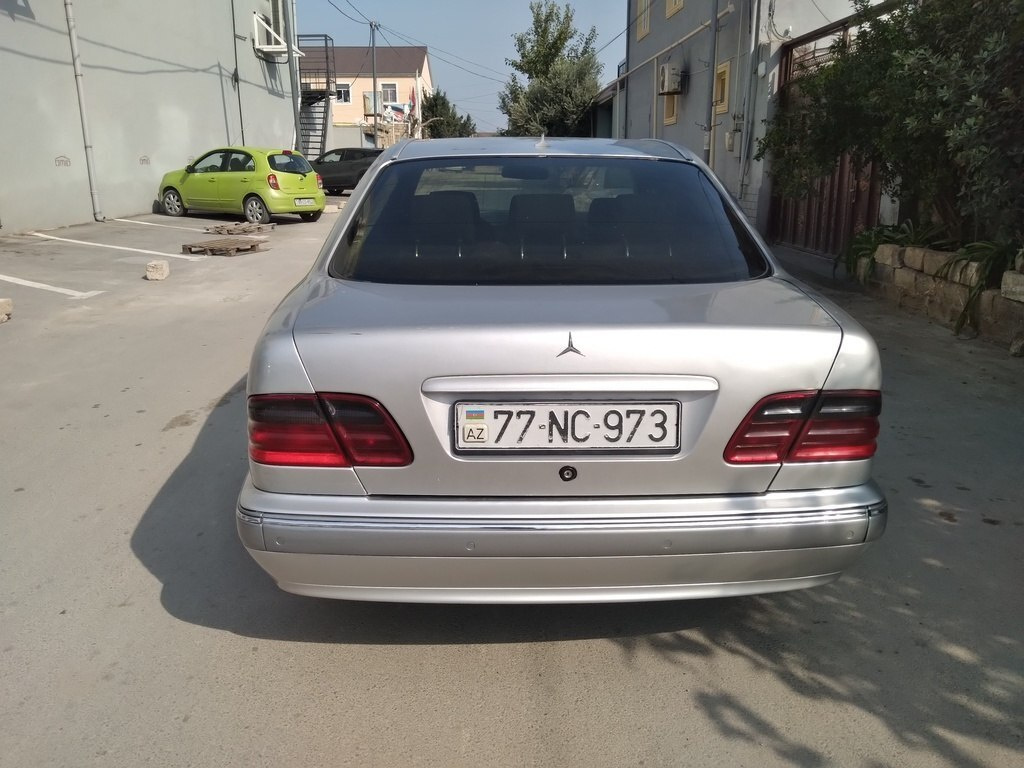 2000 Mercedes E 220, 2.2L, 425000km - Image 7