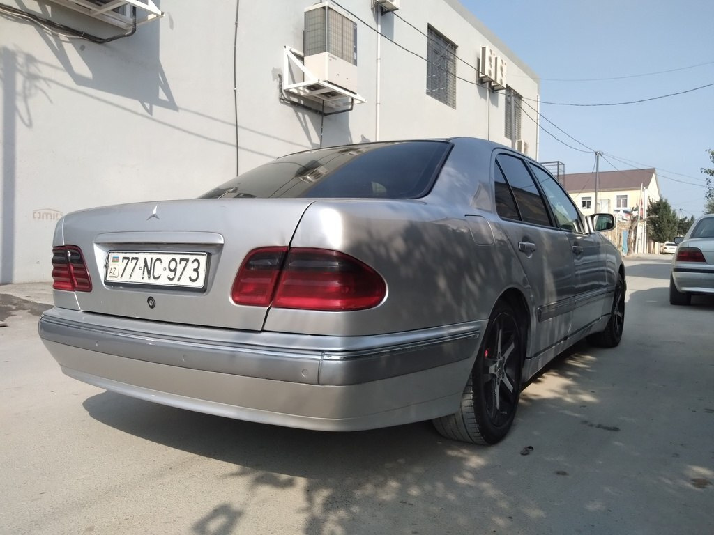 2000 Mercedes E 220, 2.2L, 425000km - Image 8