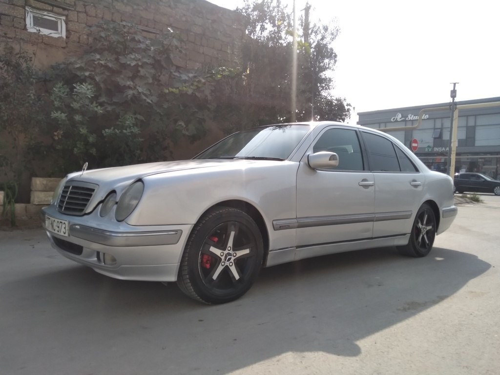 2000 Mercedes E 220, 2.2L, 425000km - Image 10