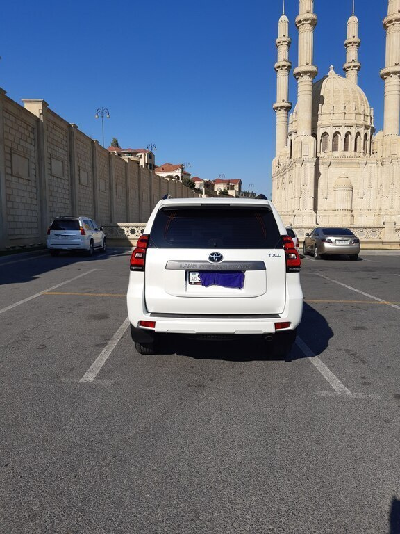 2019 Toyota Land Cruiser Prado, 3.0L, 21000km - Image 3
