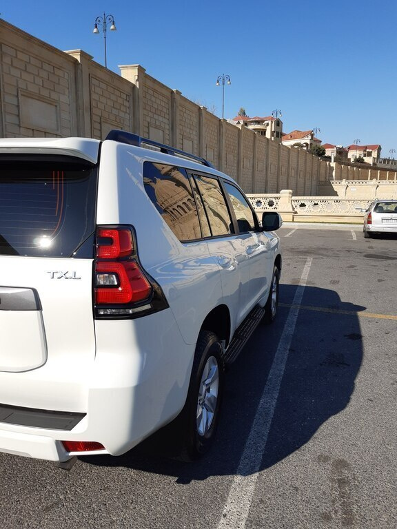 2019 Toyota Land Cruiser Prado, 3.0L, 21000km - Image 5