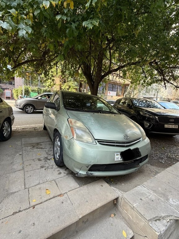2007 Toyota Prius, 1.5L, 350000km - Image 2
