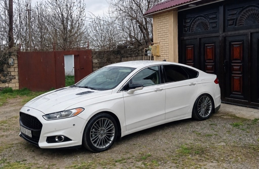 2014 Ford Fusion (North America), 1.5L, 293000km - Image 3