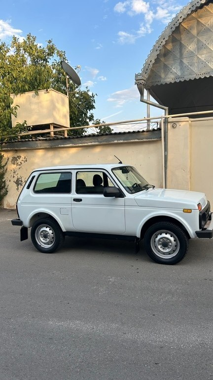2010 LADA (VAZ) Niva, 1.7L, 200000km - Image 5