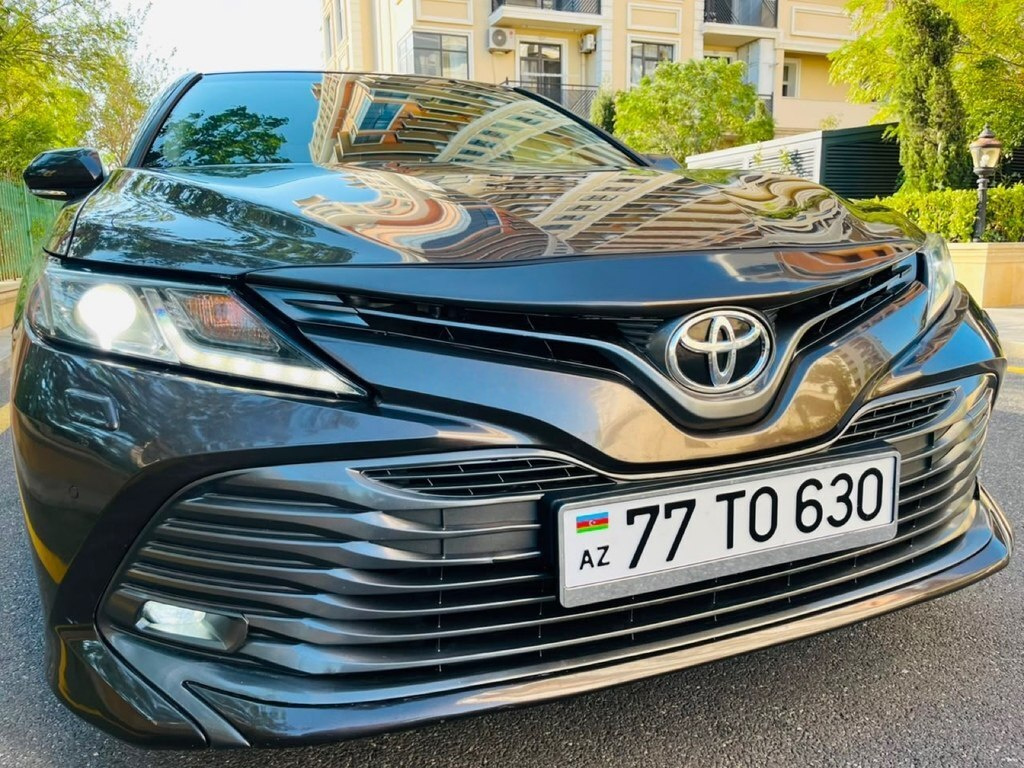 2020 Toyota Camry, 2.5L, 103000km - Image 2