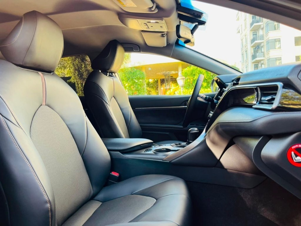2020 Toyota Camry, 2.5L, 103000km - Image 15