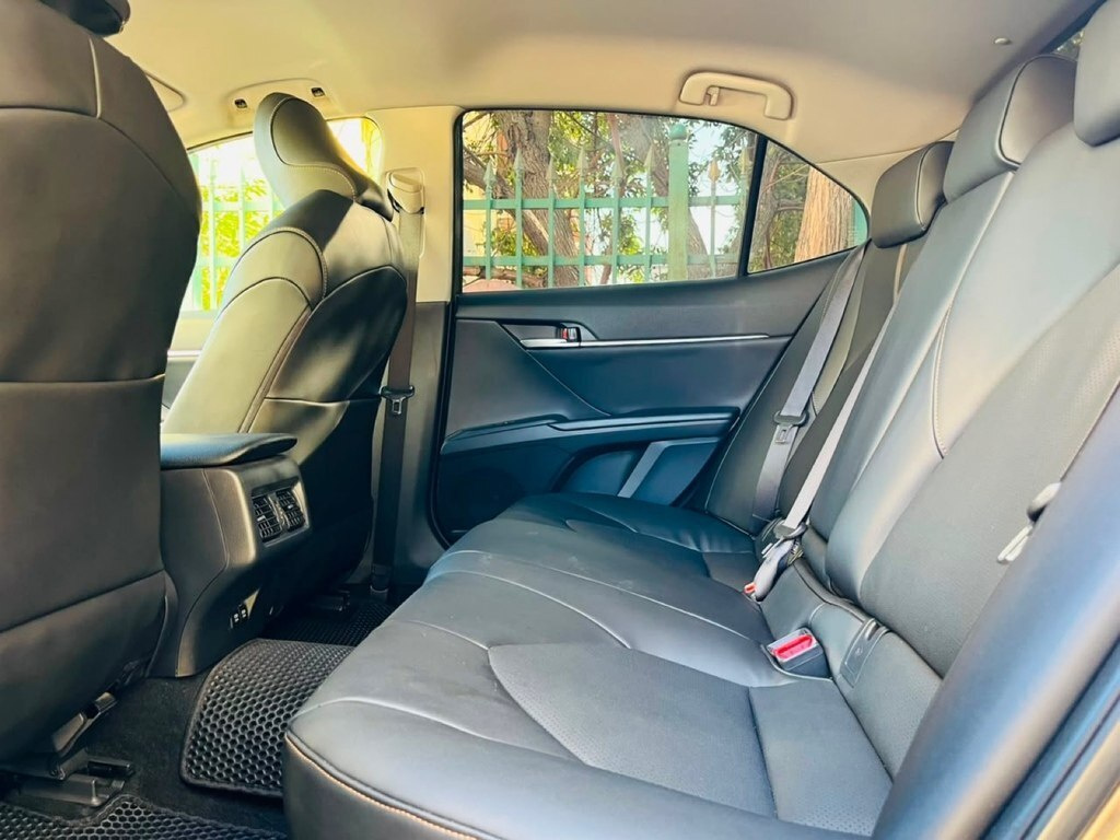 2020 Toyota Camry, 2.5L, 103000km - Image 17