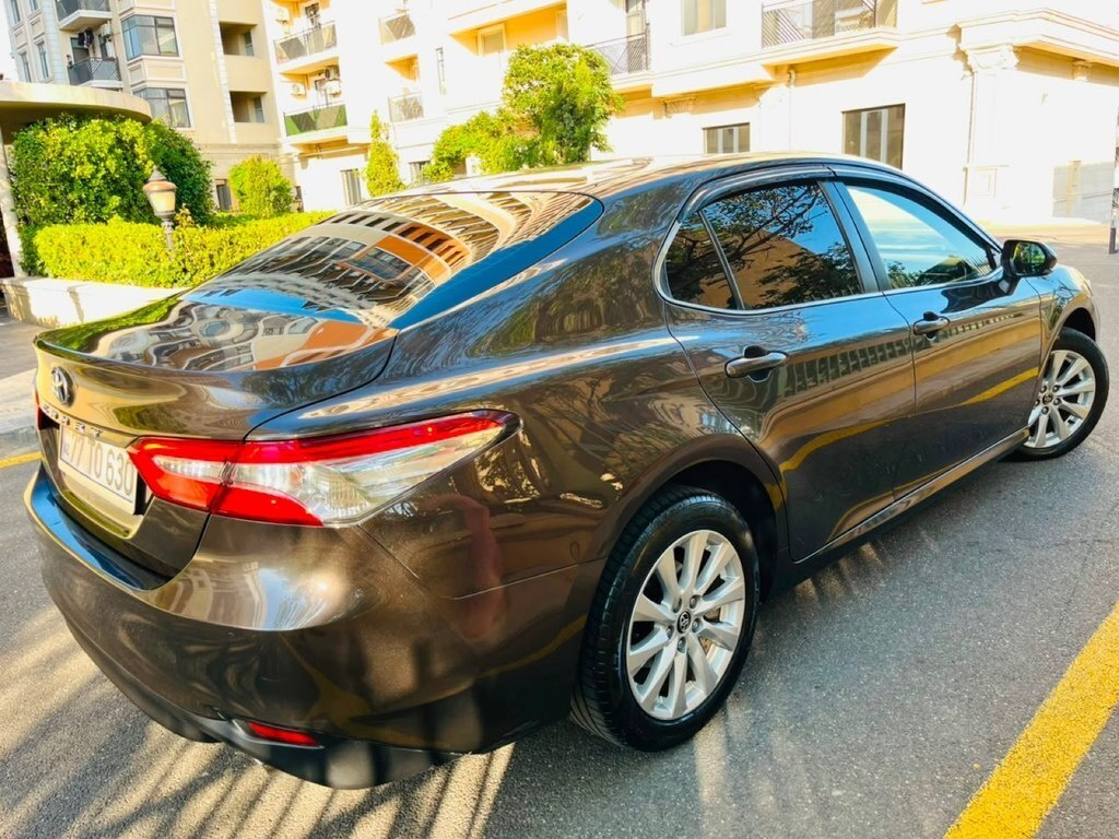 2020 Toyota Camry, 2.5L, 103000km - Image 7