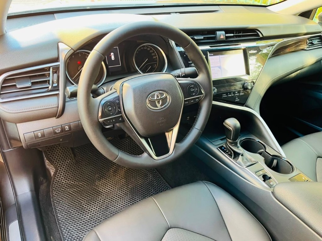 2020 Toyota Camry, 2.5L, 103000km - Image 8