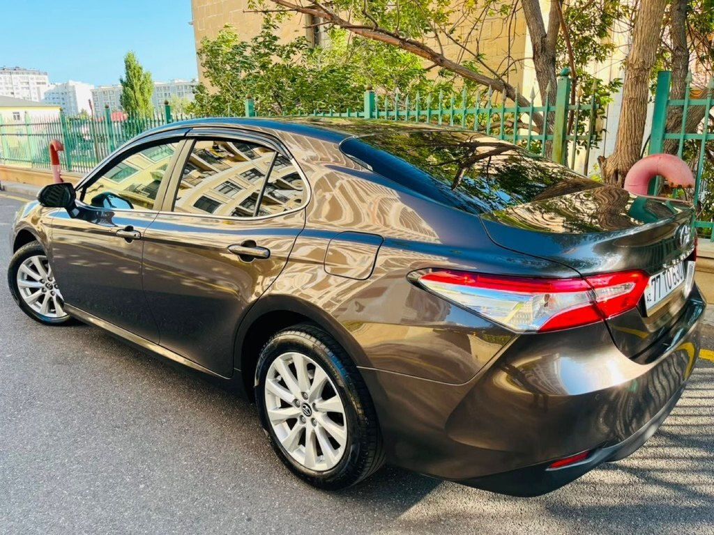 2020 Toyota Camry, 2.5L, 103000km - Image 10