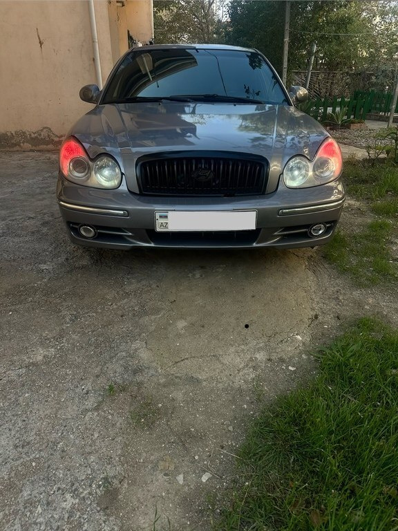 2001 Hyundai Sonata, 2.0L, 391000km - Image 1