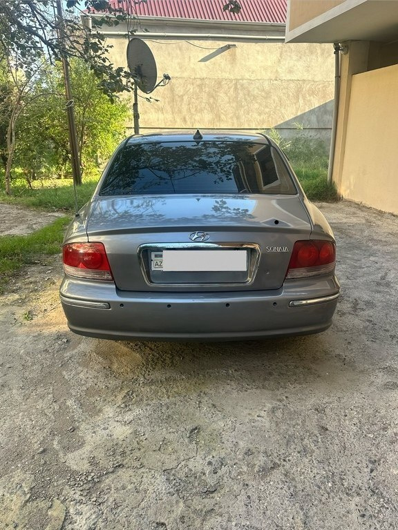 2001 Hyundai Sonata, 2.0L, 391000km - Image 2