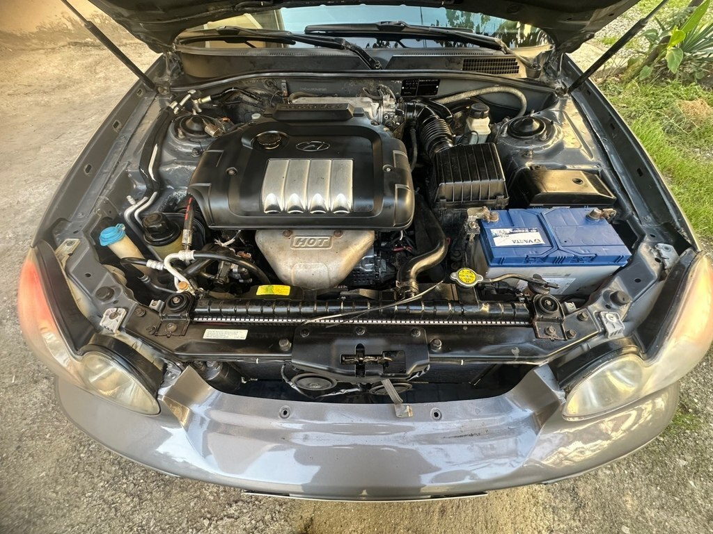2001 Hyundai Sonata, 2.0L, 391000km - Image 12