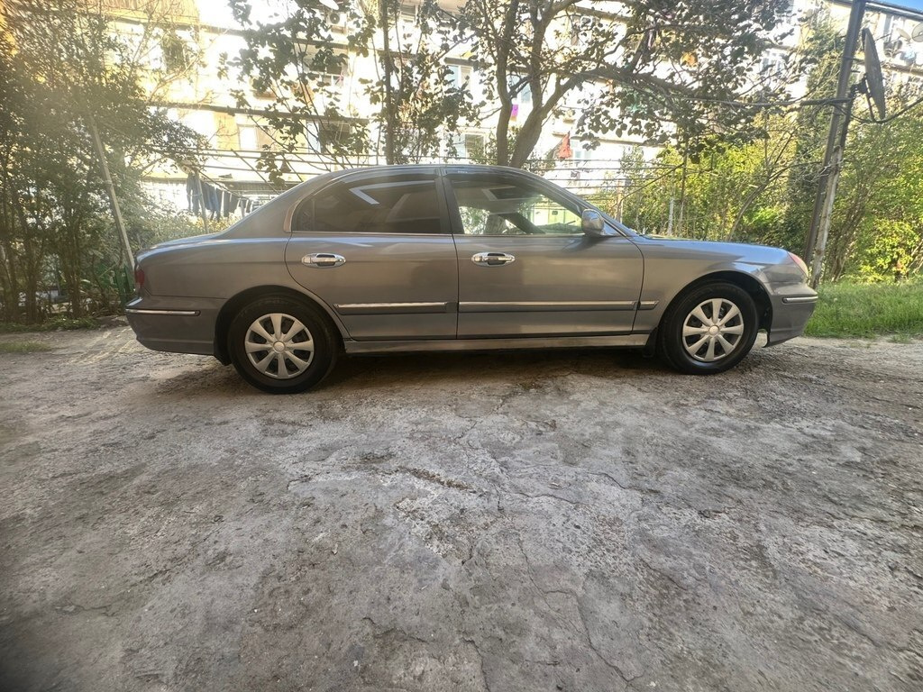 2001 Hyundai Sonata, 2.0L, 391000km - Image 4