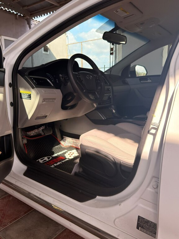 2017 Hyundai Sonata, 2.0L, 134612km - Image 11